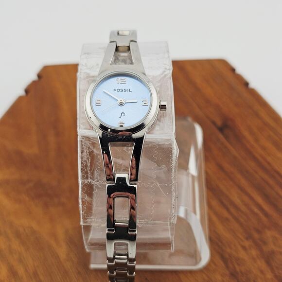 Fossil Silver Tone Bracelet Link Watch Light Blue Dial Y2K Iconic Style ES-9380 - Picture 1 of 7